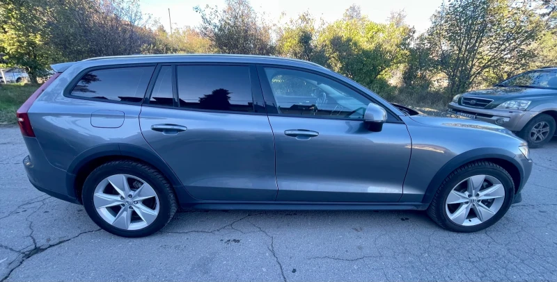 Volvo V60 Cross Country D4 AWD , снимка 7 - Автомобили и джипове - 52225519