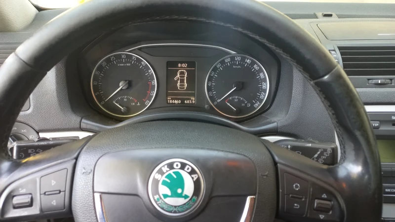 Skoda Octavia 1.6tdi, снимка 7 - Автомобили и джипове - 52643333