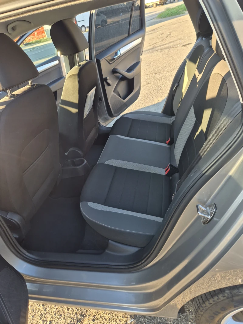 Skoda Rapid, снимка 13 - Автомобили и джипове - 52798313