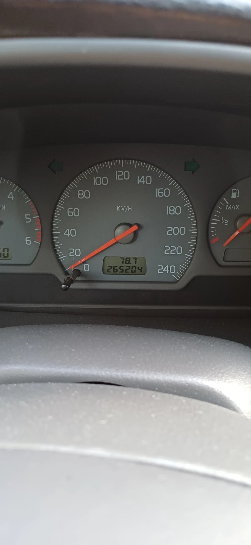 Volvo V40, снимка 11 - Автомобили и джипове - 53273450