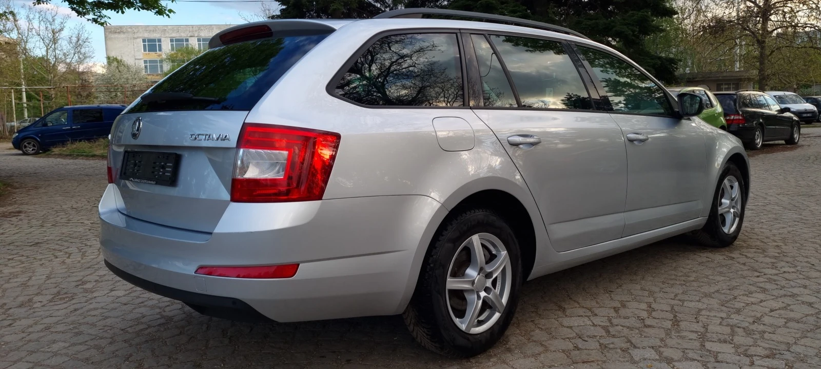 Skoda Octavia 1.6TDI* AVTOMAT* DISTRONIC* NAVI* START/STOP SWISS - изображение 5