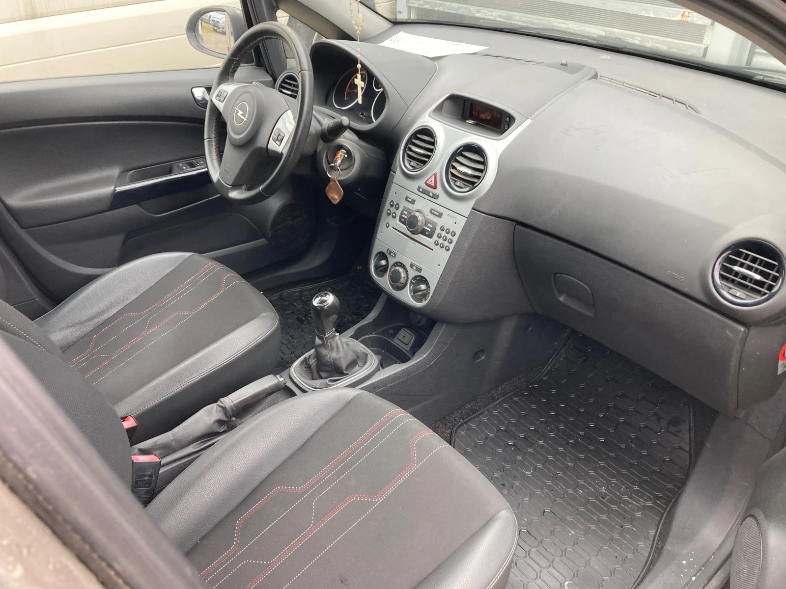 Opel Corsa 1.2 KLIMA, снимка 13 - Автомобили и джипове - 48234752