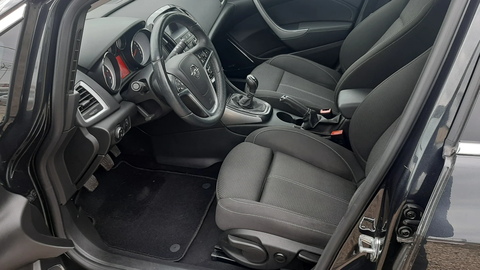 Opel Astra 2.0 КАТО НОВА УНИКАЛНА  - изображение 9
