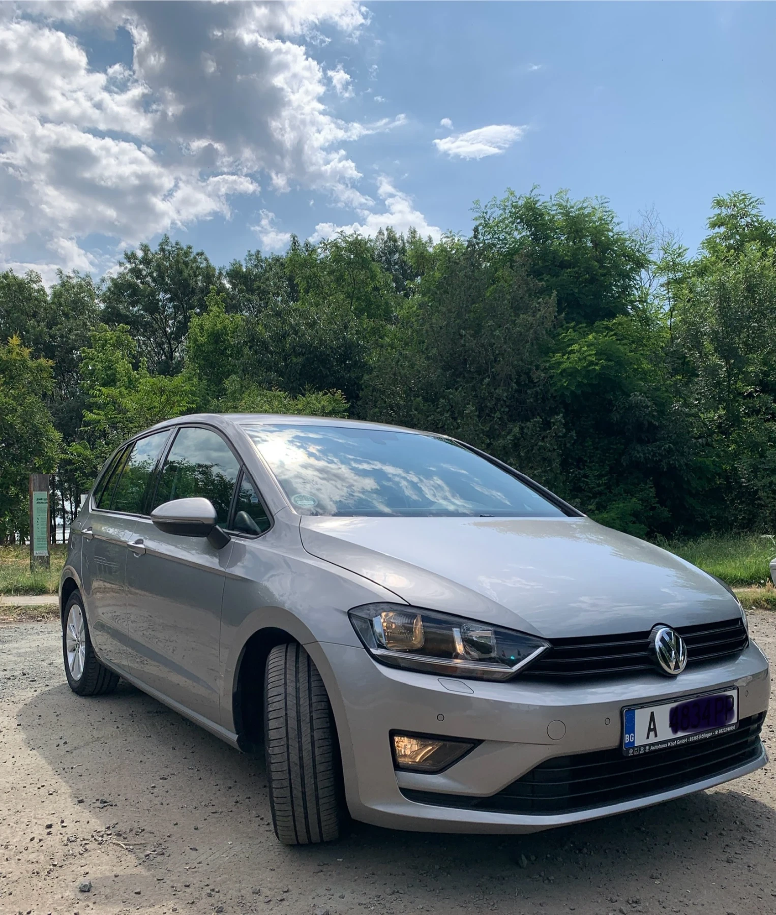 VW Sportsvan 1, 2 tsi - изображение 2
