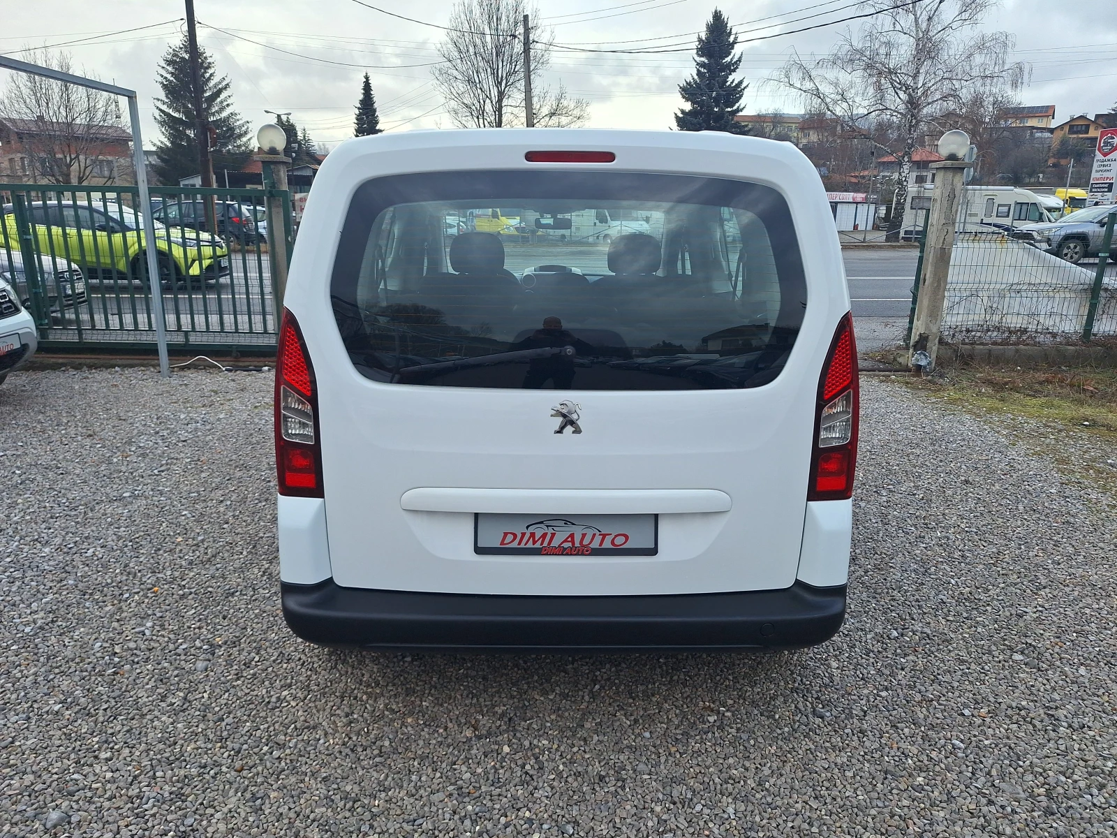 Peugeot Partner 1.6 HDI 92ks 5 Mesten! | Mobile.bg � ����������� 5