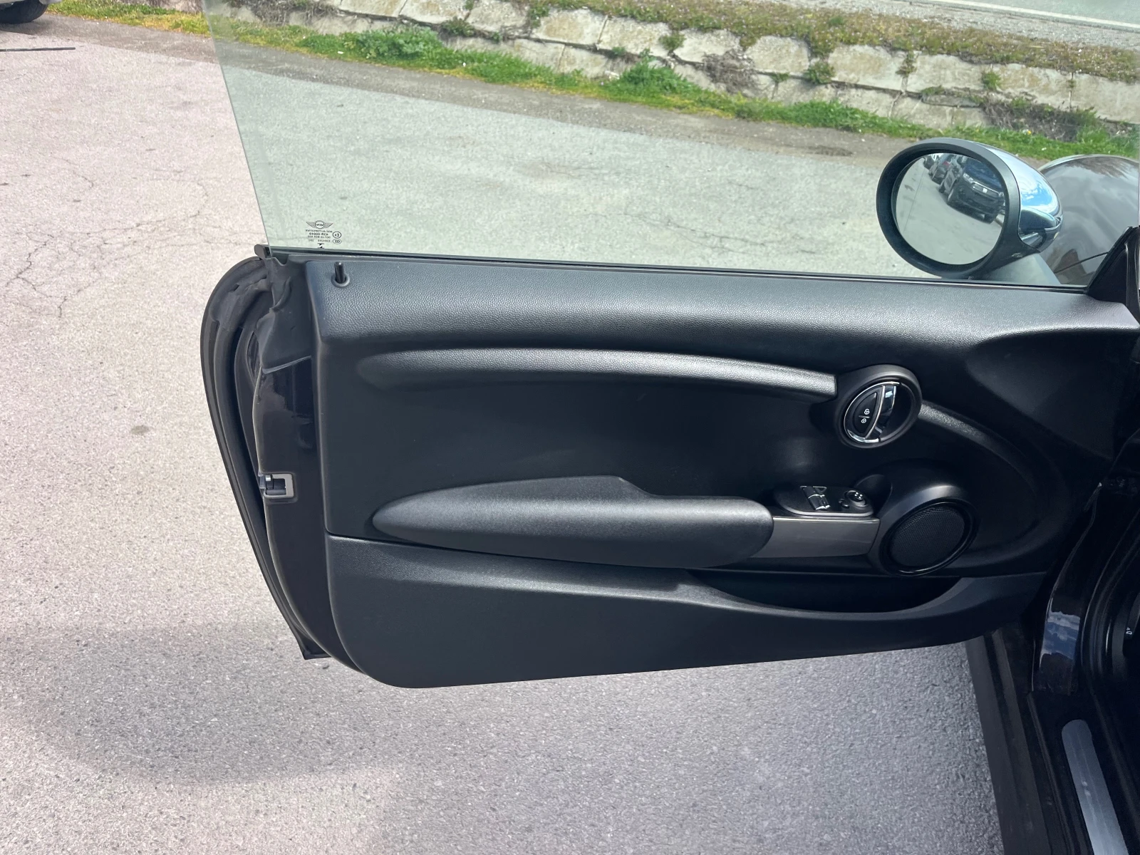 Mini Cooper 1.5 D AVTOMAT , снимка 11 - Автомобили и джипове - 54044810