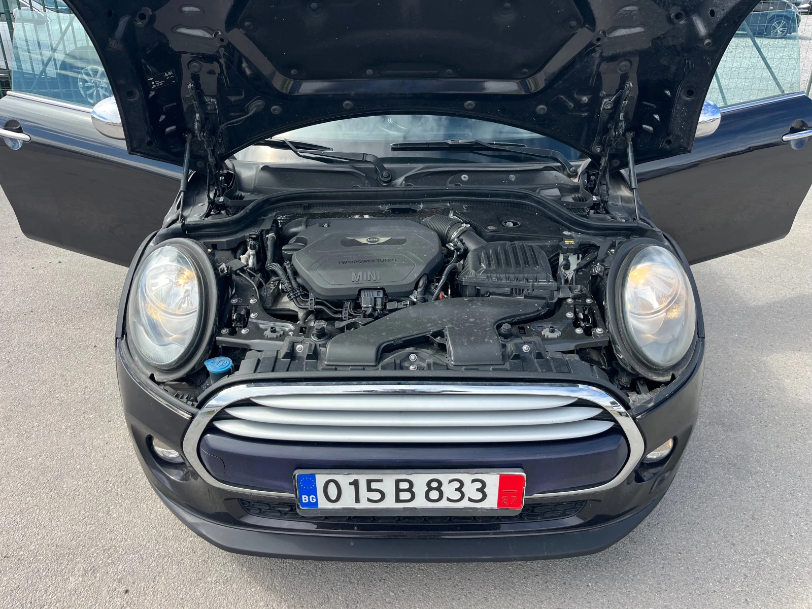 Mini Cooper 1.5 D AVTOMAT , снимка 15 - Автомобили и джипове - 54044810
