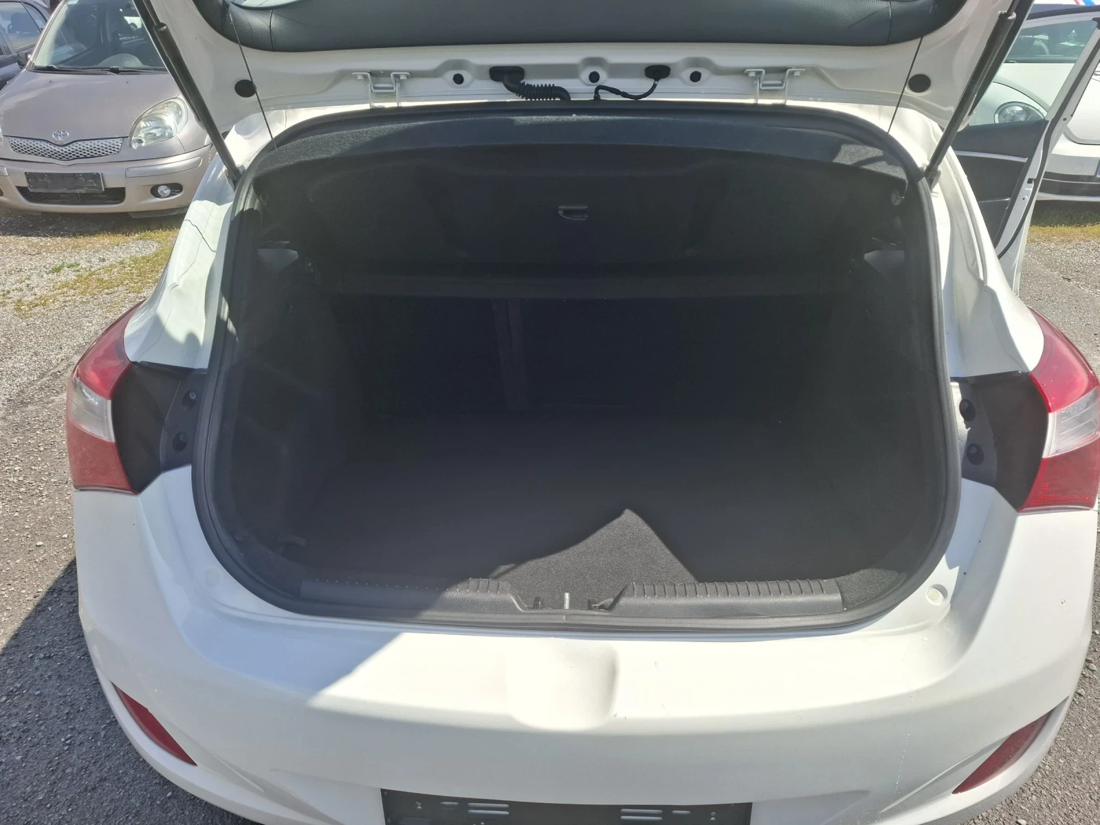 Hyundai I30 1, 6CRDI-110 ps-Automatic, снимка 13 - Автомобили и джипове - 54235240