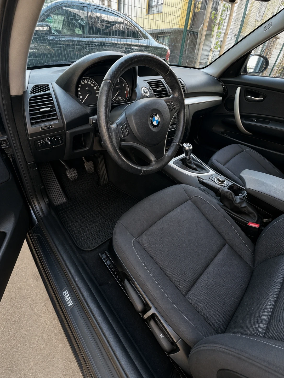 BMW 118 Е81 Facelift , снимка 6 - Автомобили и джипове - 54662215