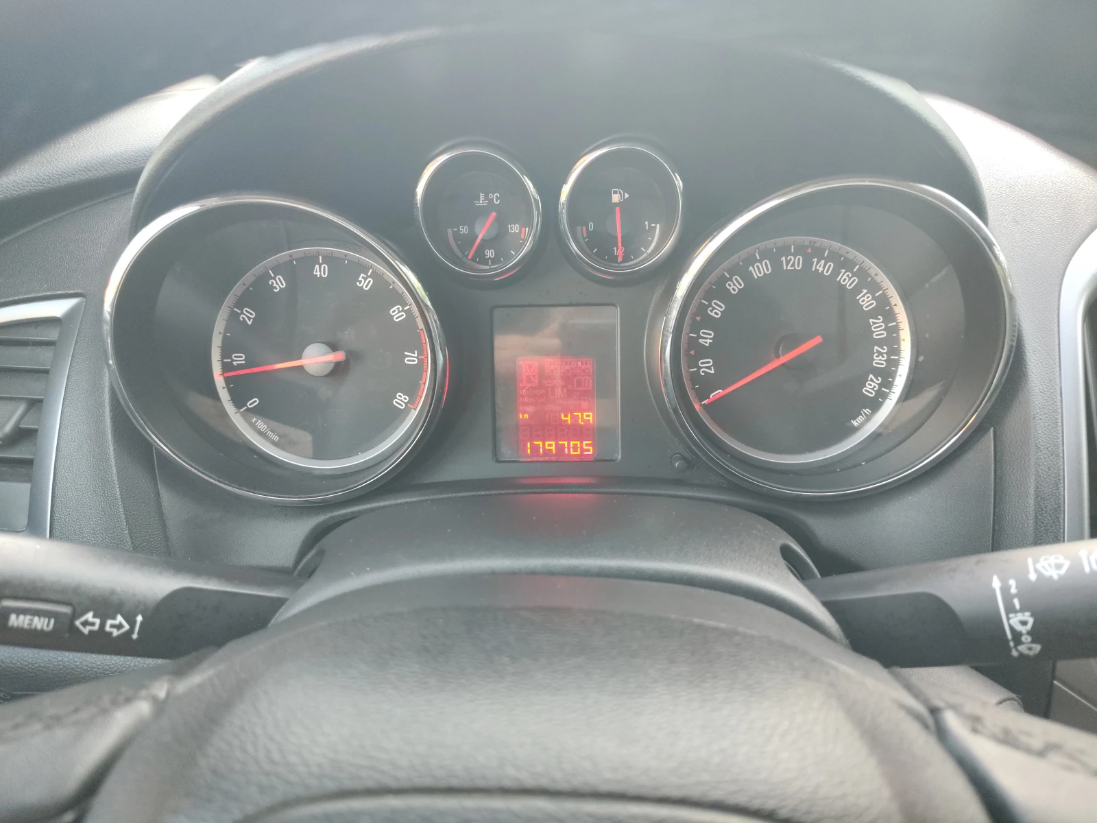 Opel Astra 1.4 / Фабрична газ / 140кс., снимка 9 - Автомобили и джипове - 54842264