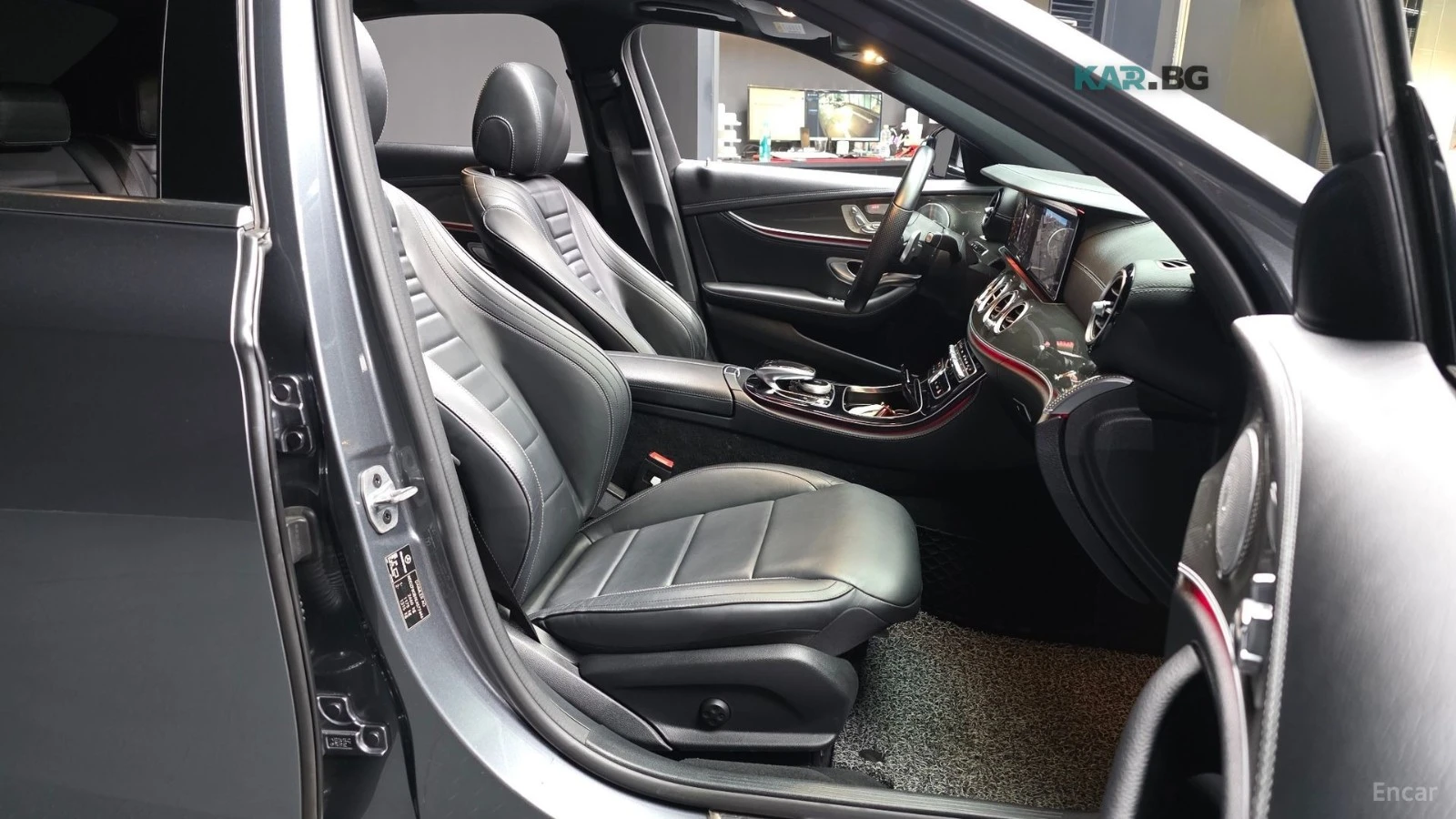 Mercedes-Benz E 350 AMG-LINE* MILD-HYBRID* 4MATIC* FULL-ASSISTS* , снимка 13 - Автомобили и джипове - 54868120