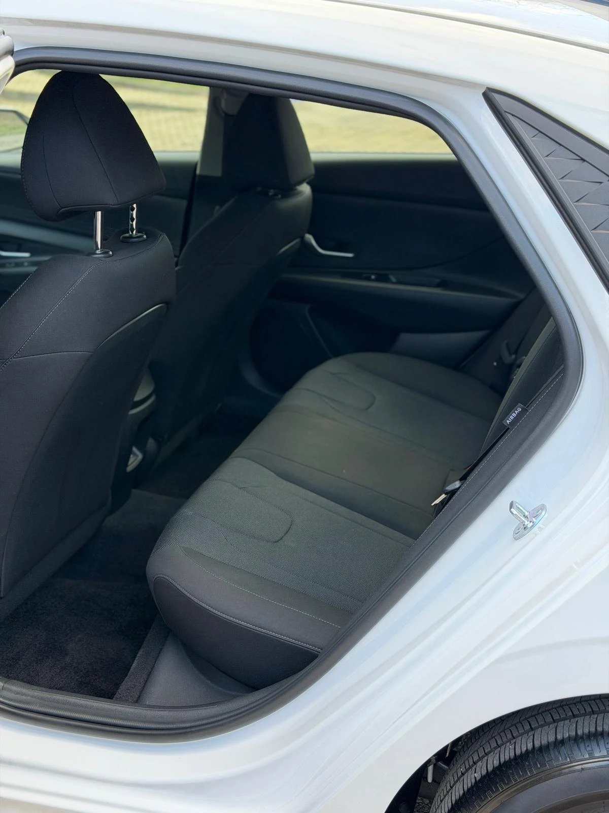 Hyundai Elantra, снимка 8 - Автомобили и джипове - 54998204