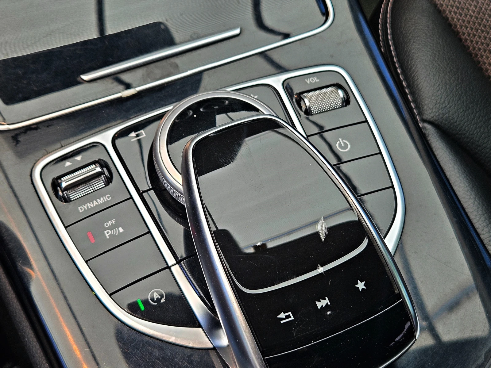 Mercedes-Benz C 220 AMG/4MATIC/9Gtronic/CAMERA/SIGN ASSYST/LIZING, снимка 11 - Автомобили и джипове - 54993687
