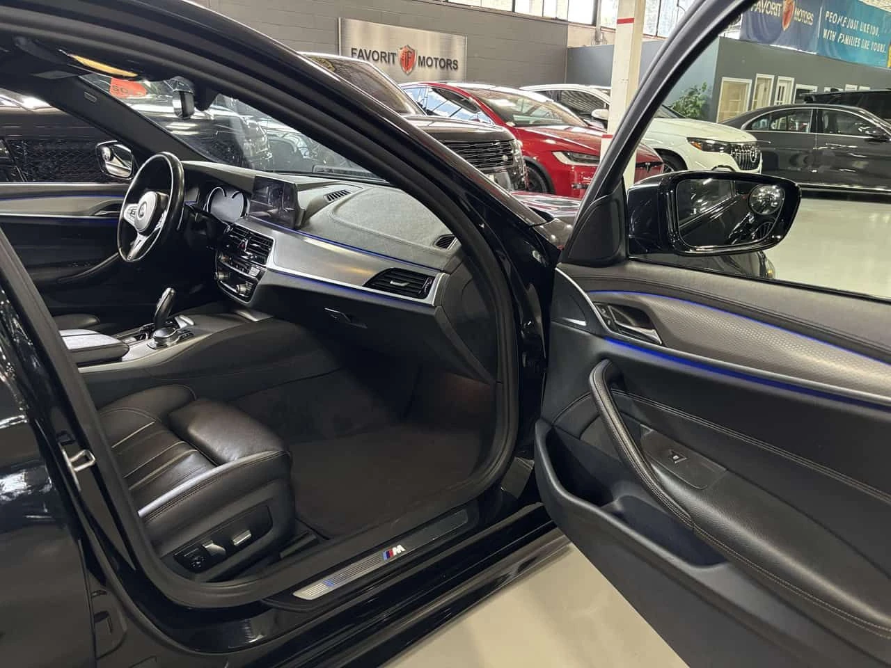 BMW 540 * 540i xDrive| AWD| MPKG| NAV| AMBIENT| LEATHER| S, снимка 13 - Автомобили и джипове - 55379706