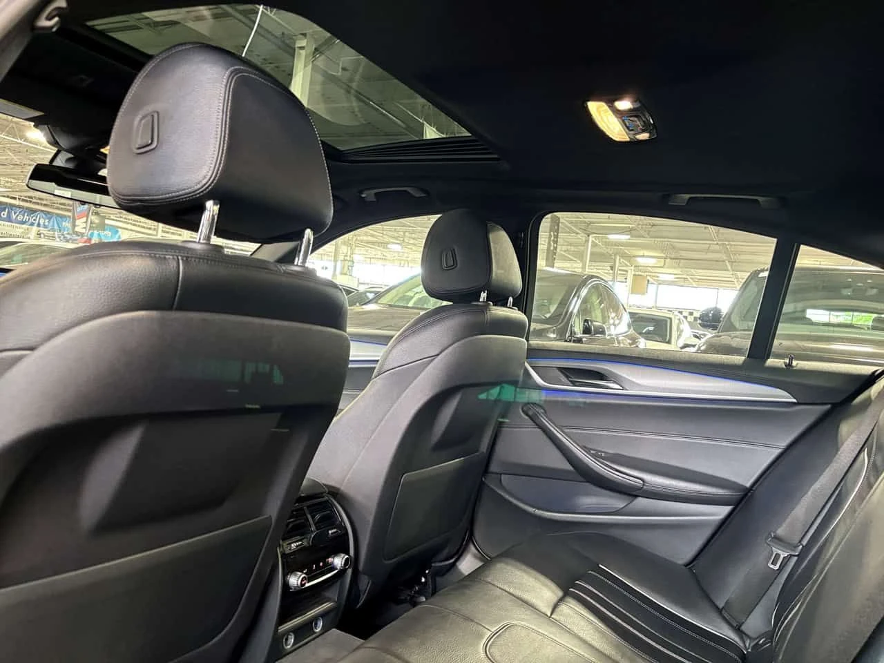 BMW 540 * 540i xDrive| AWD| MPKG| NAV| AMBIENT| LEATHER| S, снимка 8 - Автомобили и джипове - 55379706