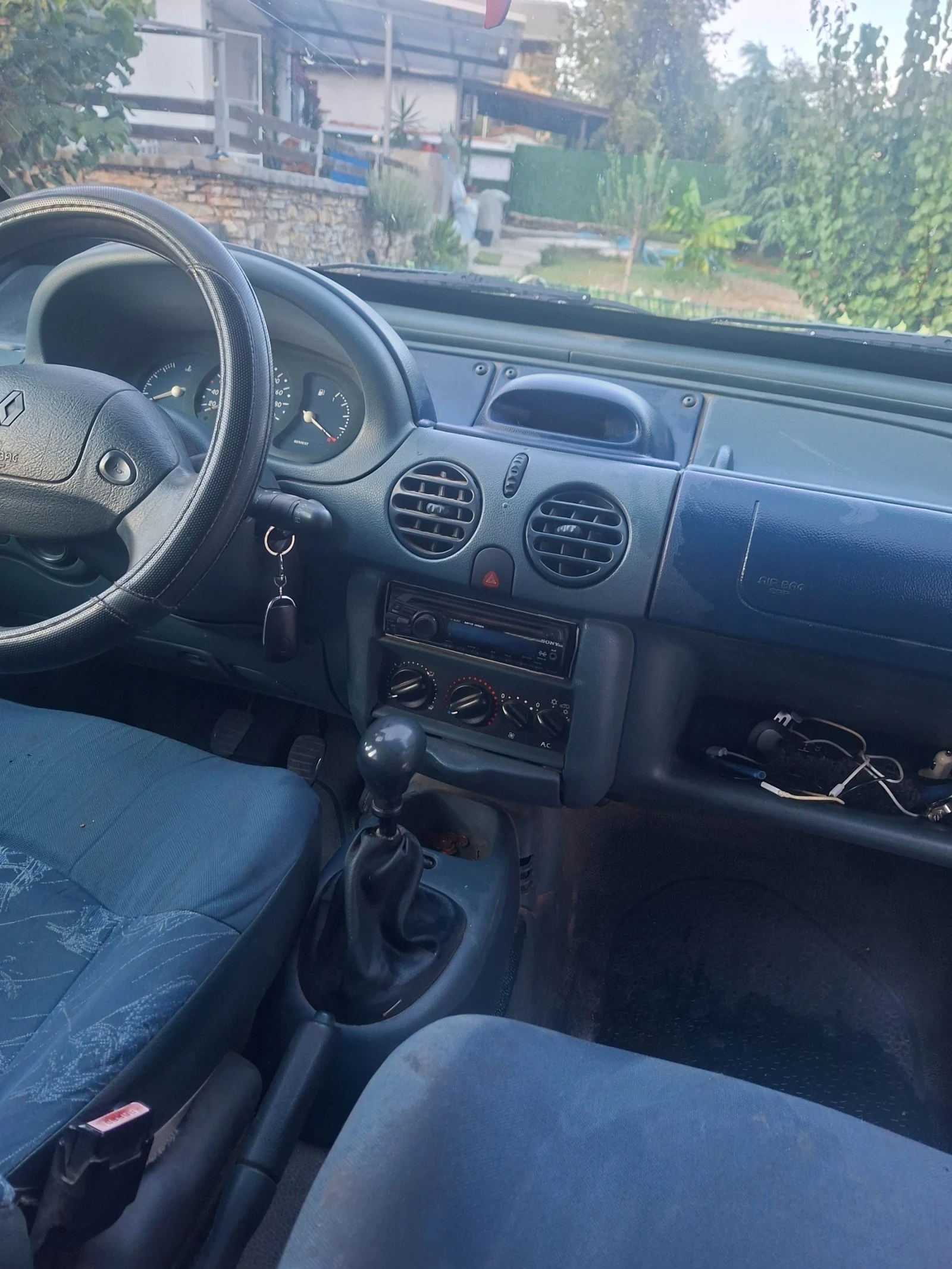 Renault Kangoo 1.4i  Газ, снимка 2 - Автомобили и джипове - 55878738