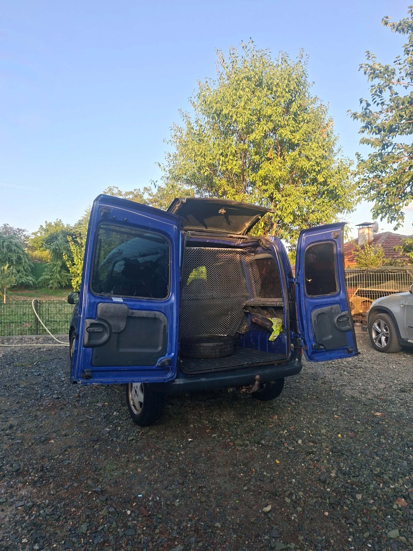 Renault Kangoo 1.4i  Газ, снимка 4 - Автомобили и джипове - 55878738