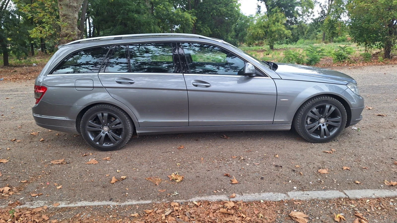 Mercedes-Benz C 220, снимка 3 - Автомобили и джипове - 56090489