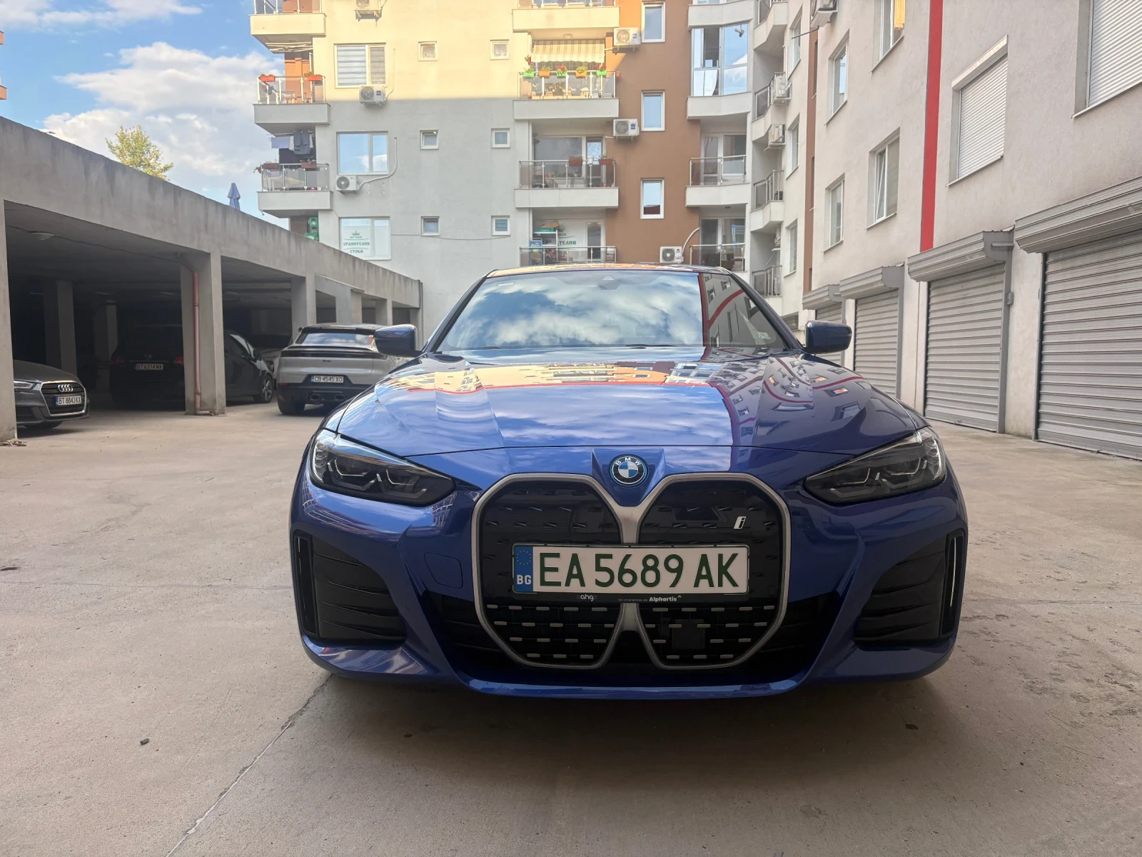 BMW i4 Edrive40 / Harman Kardon, снимка 4 - Автомобили и джипове - 56244665