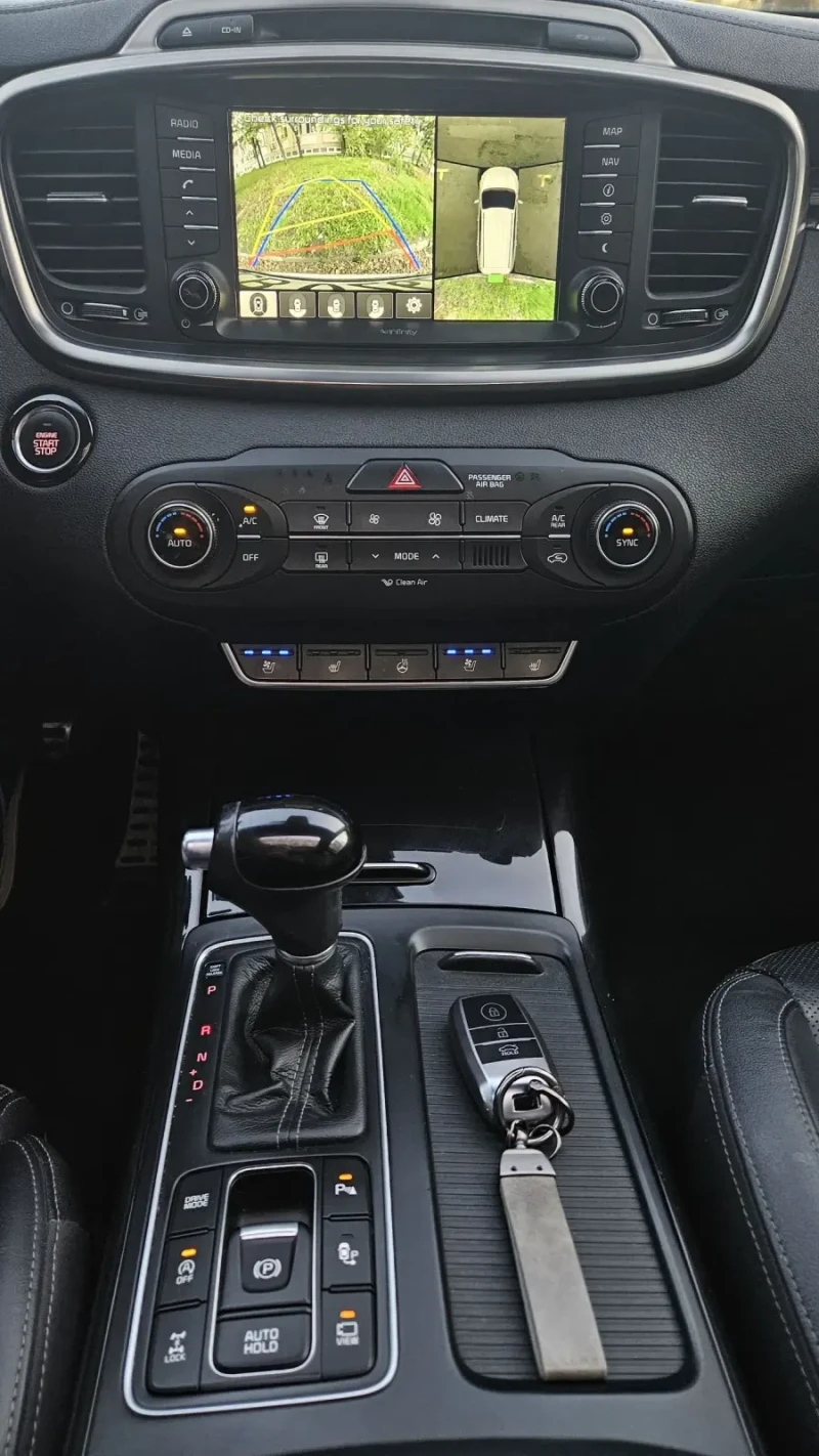 Kia Sorento 2.2 CDTI 4x4 * CARPLAY* , снимка 13 - Автомобили и джипове - 48906744