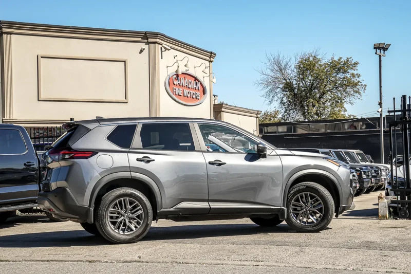 Nissan Rogue S AWD | ONE OWNER | CLEAN CARFAX | BSM | HEATED SE, снимка 4 - Автомобили и джипове - 52507339