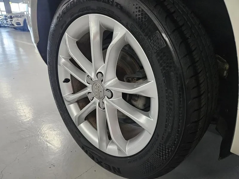 Audi Q3 2.0 TDI Quattro, снимка 14 - Автомобили и джипове - 55128639