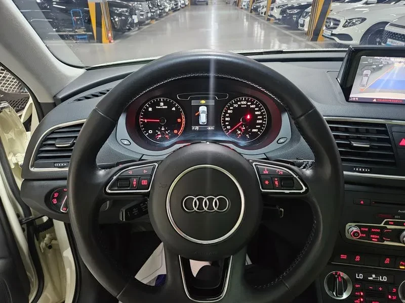 Audi Q3 2.0 TDI Quattro, снимка 5 - Автомобили и джипове - 55128639