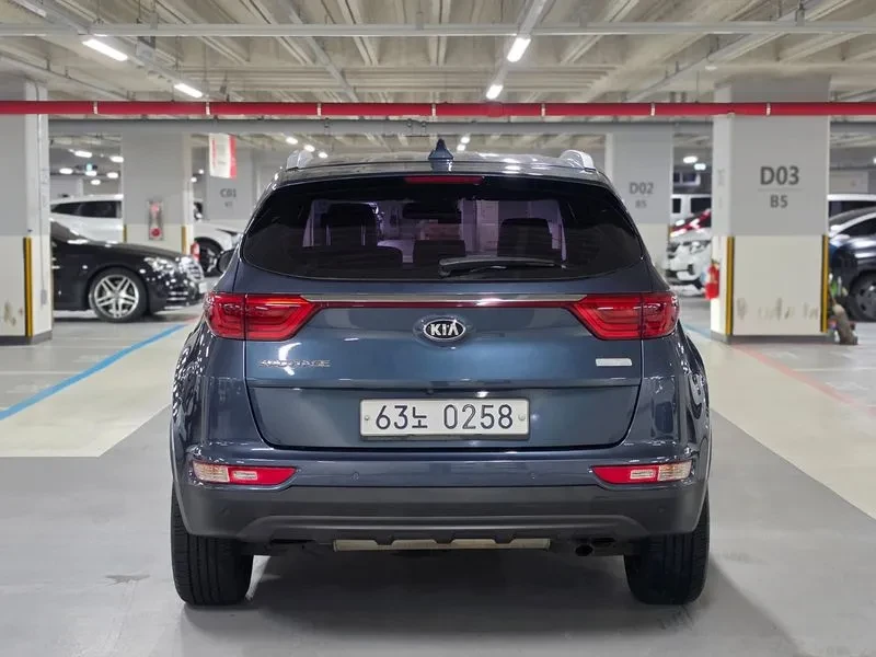 Kia Sportage Diesel 1.7 2Wd Noblesse, снимка 4 - Автомобили и джипове - 56159243