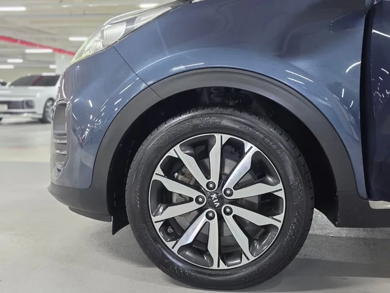 Kia Sportage Diesel 1.7 2Wd Noblesse, снимка 5 - Автомобили и джипове - 56159243
