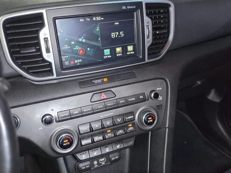 Kia Sportage Diesel 1.7 2Wd Noblesse, снимка 11 - Автомобили и джипове - 56159243