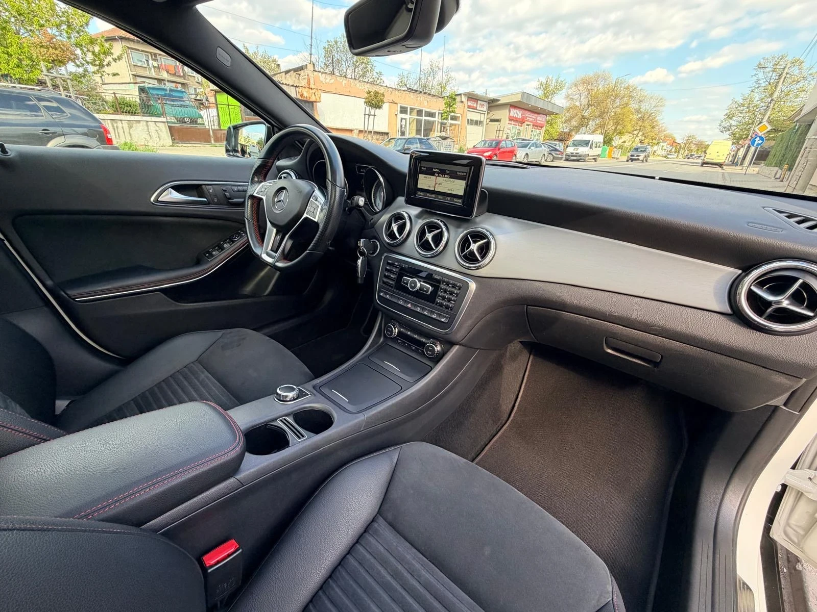 Mercedes-Benz GLA 250 250-AMG-Panorama , снимка 14 - Автомобили и джипове - 54296184