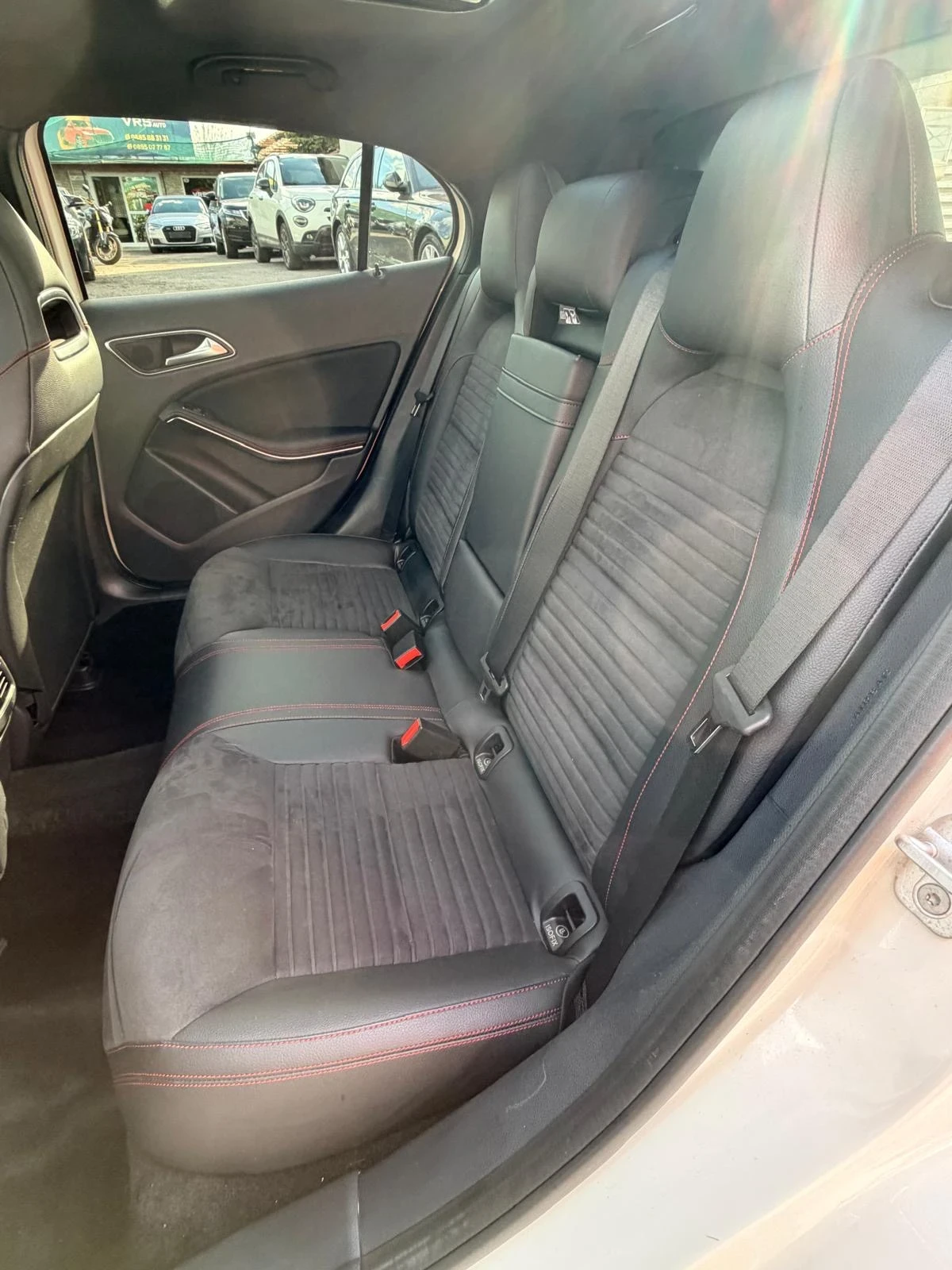 Mercedes-Benz GLA 250 250-AMG-Panorama , снимка 13 - Автомобили и джипове - 54296184