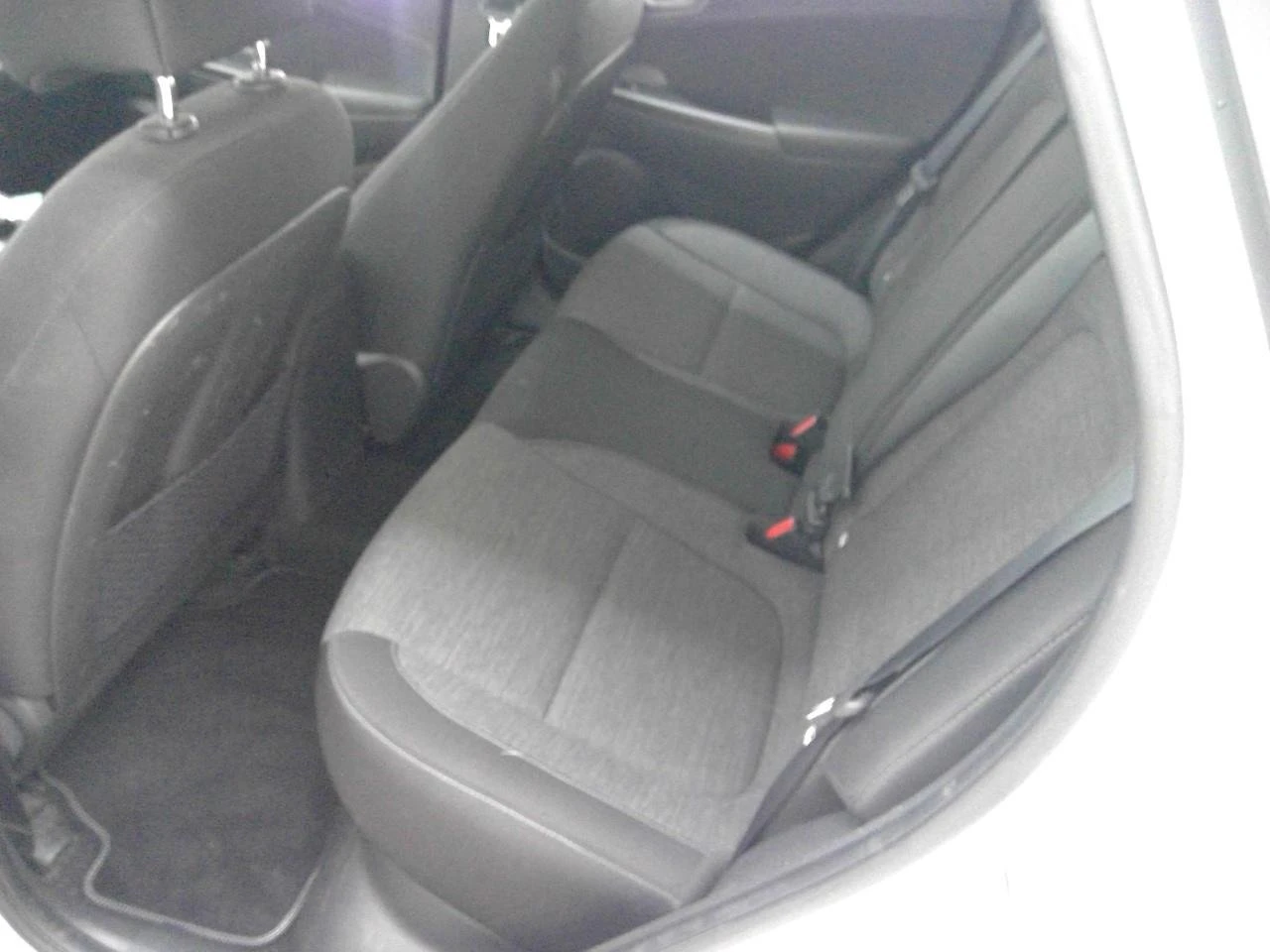 Hyundai Kona 64 kWh Comfort Auto 204 hp, снимка 10 - Автомобили и джипове - 54553861