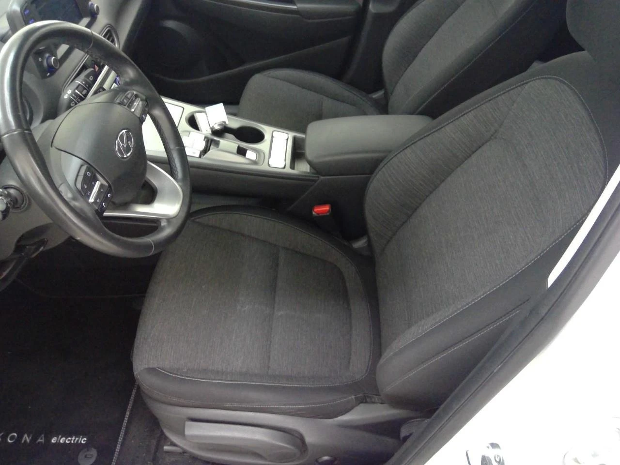 Hyundai Kona 64 kWh Comfort Auto 204 hp, снимка 9 - Автомобили и джипове - 54553861