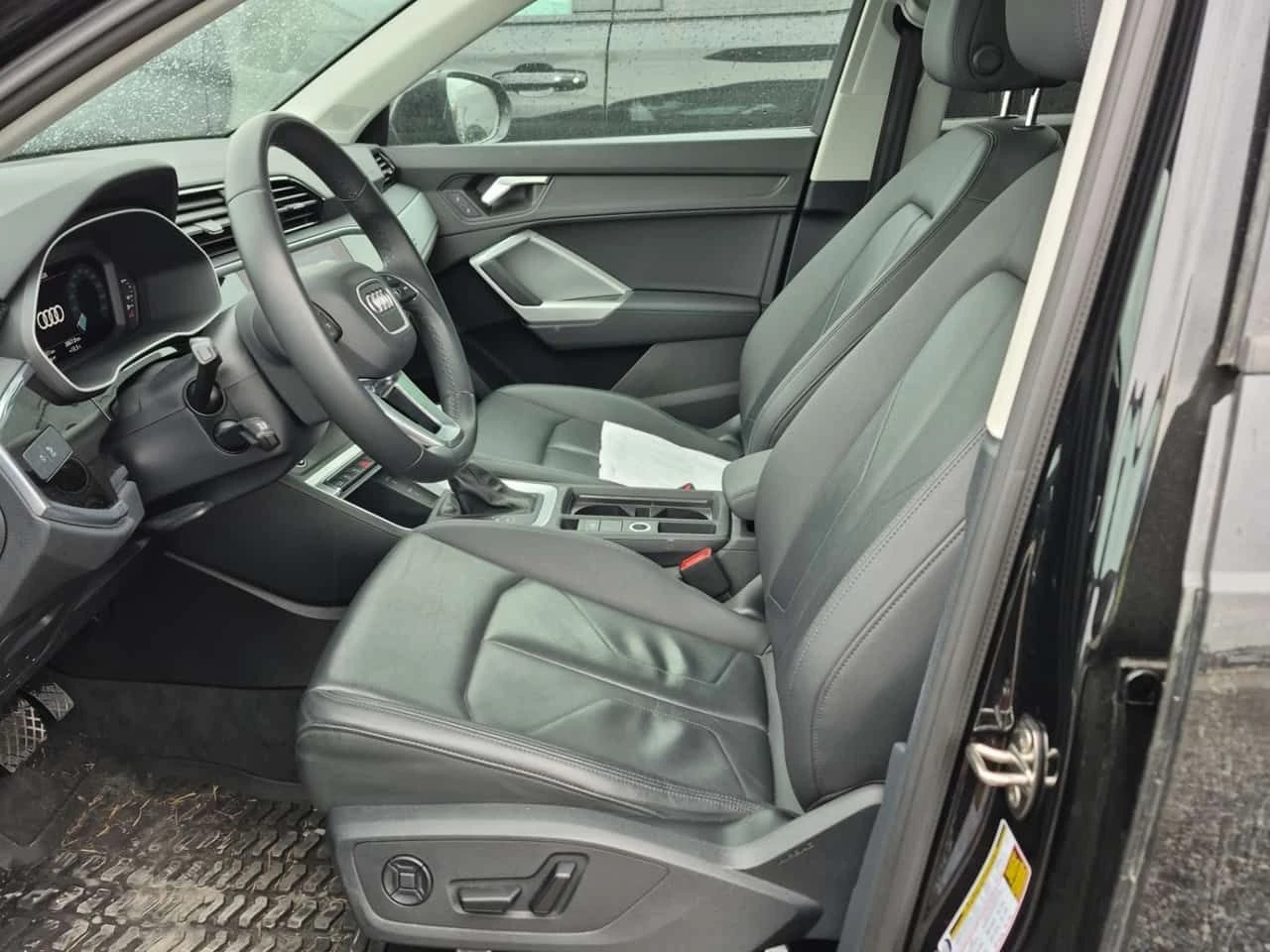 Audi Q3 ПОДГРЕВИ* PANORAMA* 2 КЛЮЧА, снимка 9 - Автомобили и джипове - 54616098