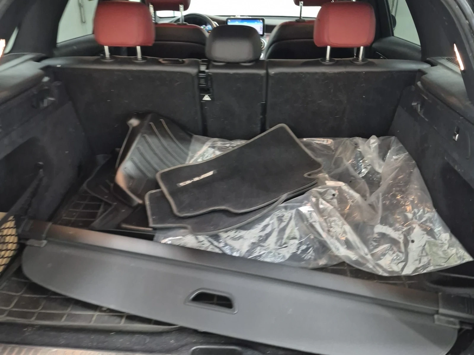 Mercedes-Benz GLC 300 AMG* 4Matic* Панорама* Digital Cockpit, снимка 9 - Автомобили и джипове - 55287117