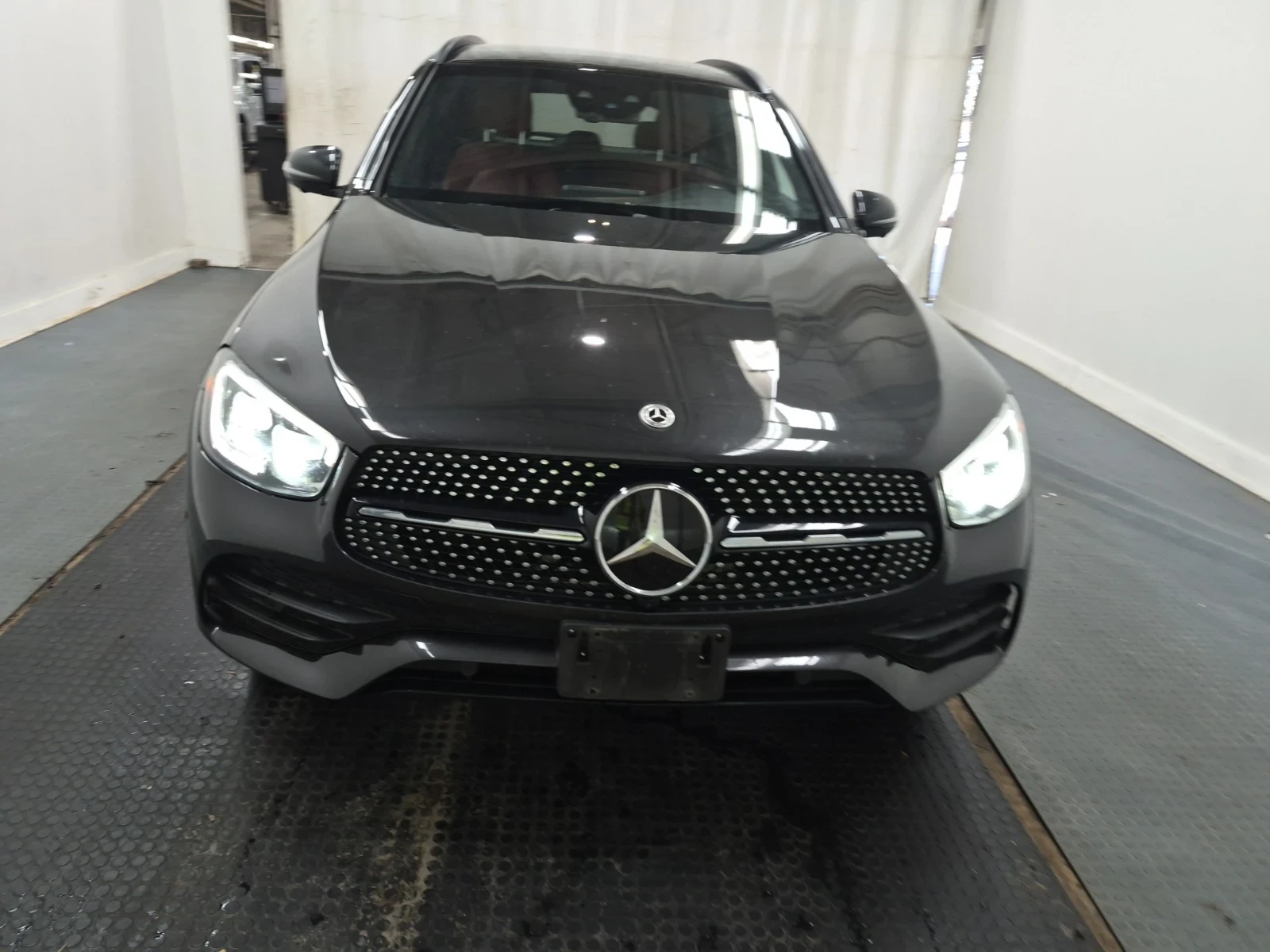 Mercedes-Benz GLC 300 AMG* 4Matic* Панорама* Digital Cockpit, снимка 2 - Автомобили и джипове - 55287117