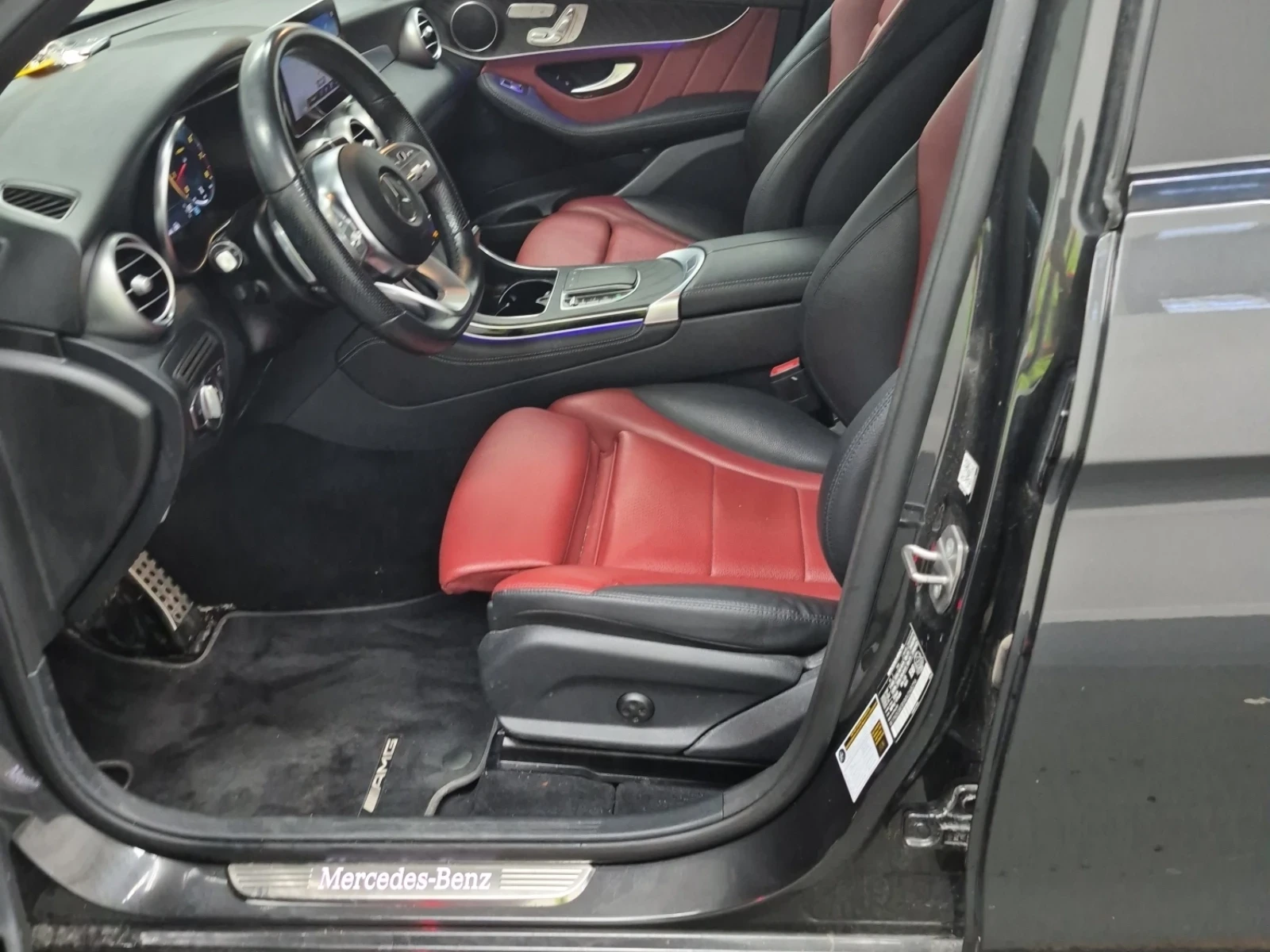 Mercedes-Benz GLC 300 AMG* 4Matic* Панорама* Digital Cockpit, снимка 6 - Автомобили и джипове - 55287117