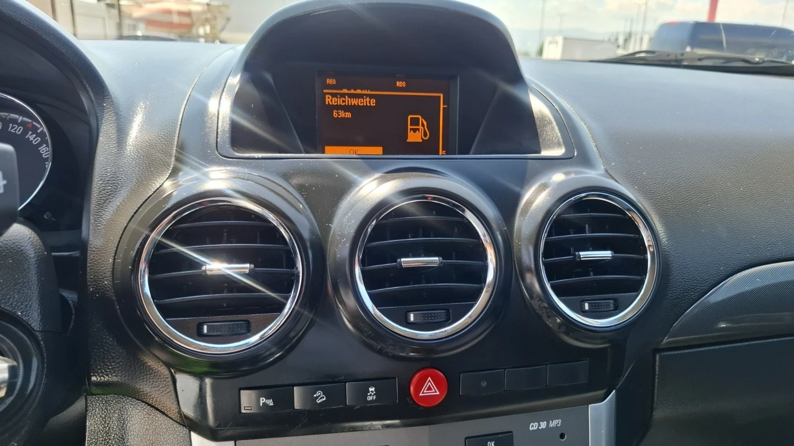 Opel Antara 4x4 2.2 ДИЗЕЛ, снимка 13 - Автомобили и джипове - 55321934