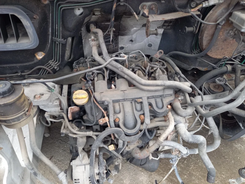 Renault Master 2.5dci, снимка 5 - Бусове и автобуси - 52884740