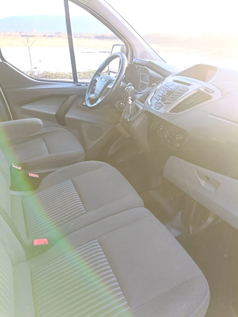 Ford Transit Custom, снимка 11 - Бусове и автобуси - 53404325