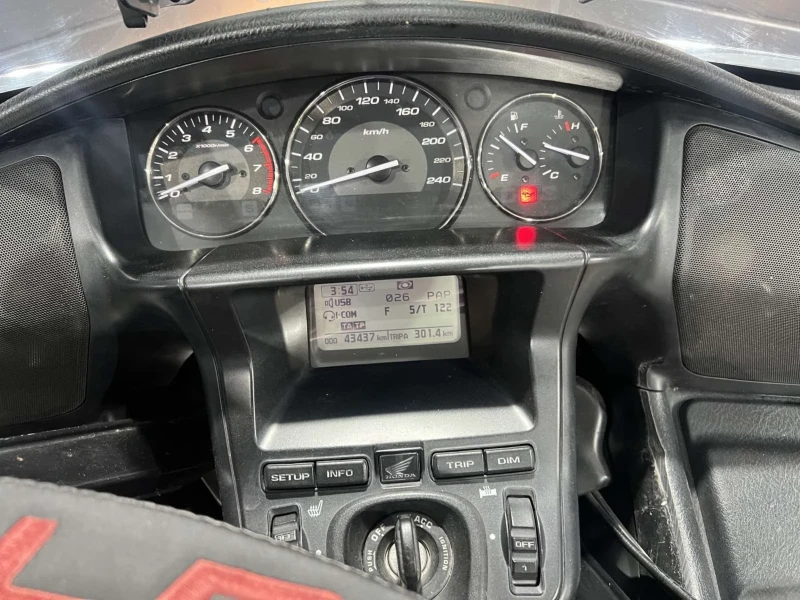 Honda Gold Wing RED BARON, снимка 11 - Мотоциклети и мототехника - 50380087