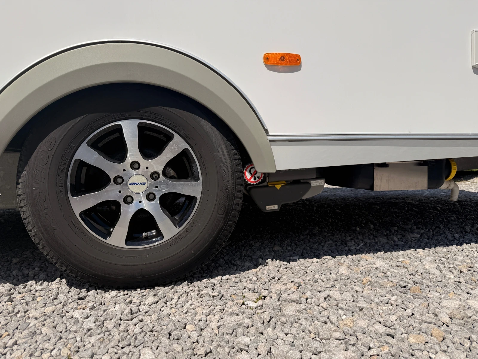 Каравана HYMER / ERIBA Nova S 545, снимка 5 - Каравани и кемпери - 54438219