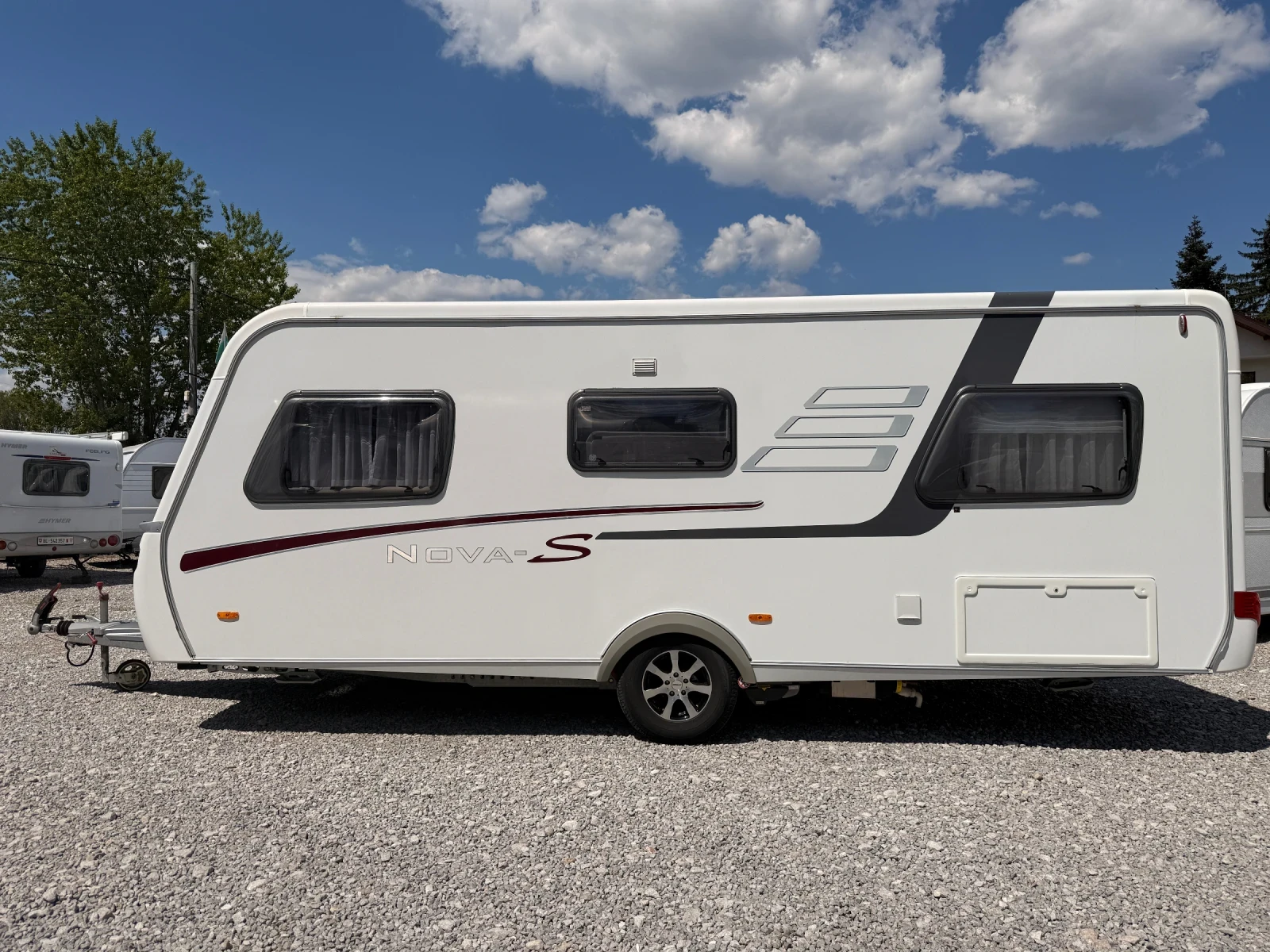 Каравана HYMER / ERIBA Nova S 545, снимка 2 - Каравани и кемпери - 54438219