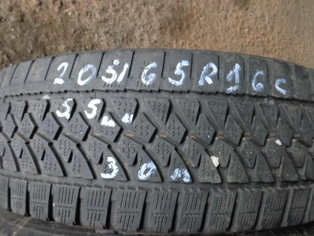 Гуми Зимни 205/65R16, снимка 1 - Гуми и джанти - 20269946