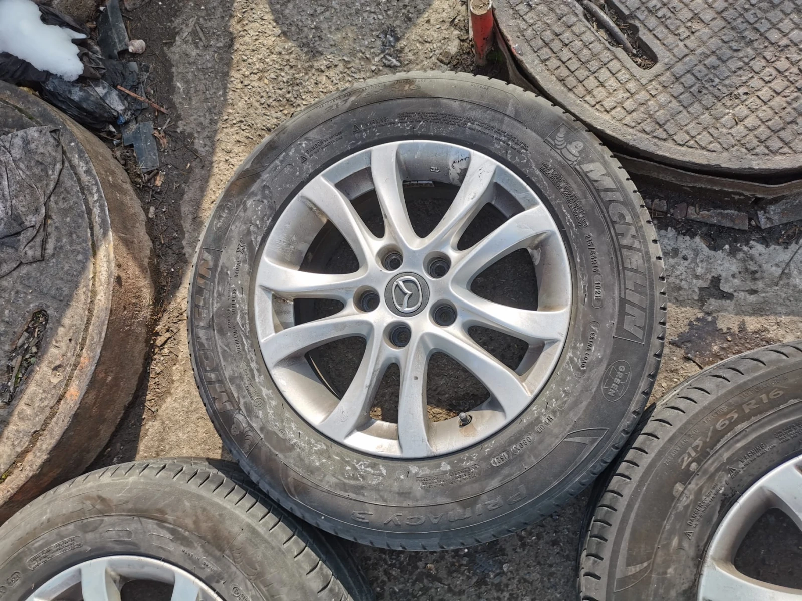 Гуми с джанти Michelin 215/65R16, снимка 2 - Гуми и джанти - 53343479