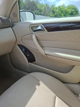 Mercedes-Benz C 220, снимка 15