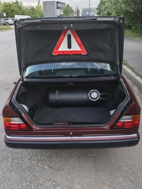 Mercedes-Benz 124 2.0 122 к. с. , снимка 9