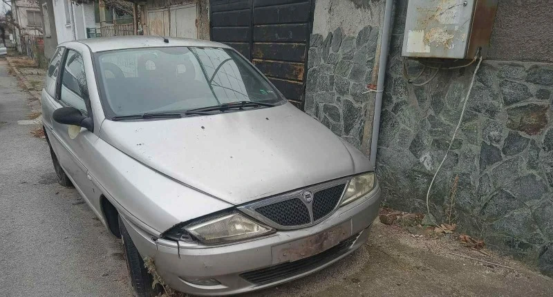 Lancia Ypsilon 1.2 benzin, снимка 1 - Автомобили и джипове - 47429887