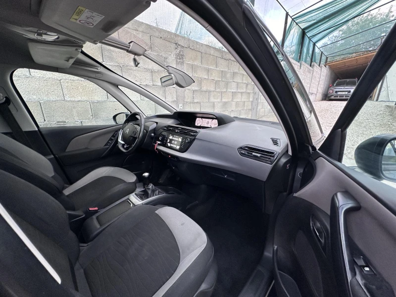 Citroen C4 Picasso 1.6 e-HDi Навигация, снимка 9 - Автомобили и джипове - 47464544